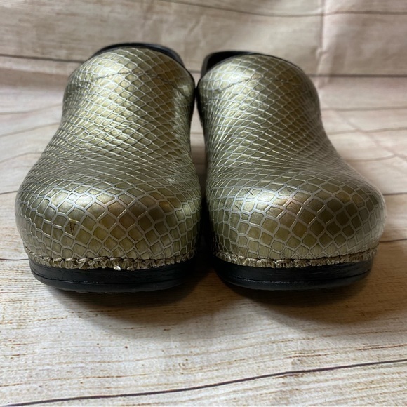 Dansko XP gold clogs. Size 42. 11.5-12 - Picture 10 of 11